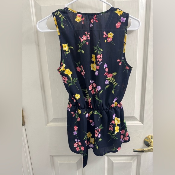 Floral Sleeveless Wrap Top - Picture 7 of 7
